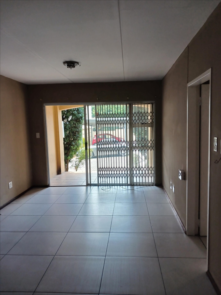 To Let 2 Bedroom Property for Rent in Ferndale Gauteng