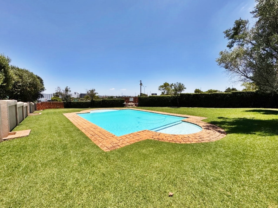 To Let 3 Bedroom Property for Rent in Highveld Gauteng