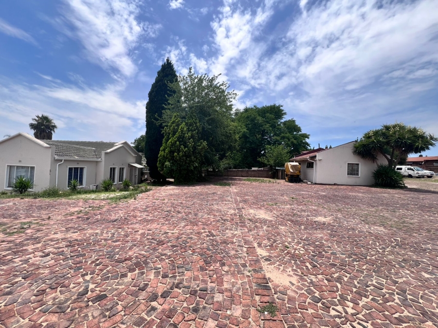 To Let commercial Property for Rent in Buccleuch Gauteng