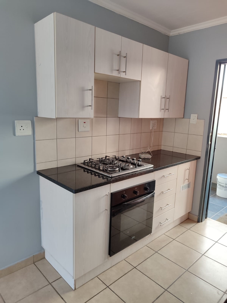 To Let 2 Bedroom Property for Rent in Noordwyk Gauteng