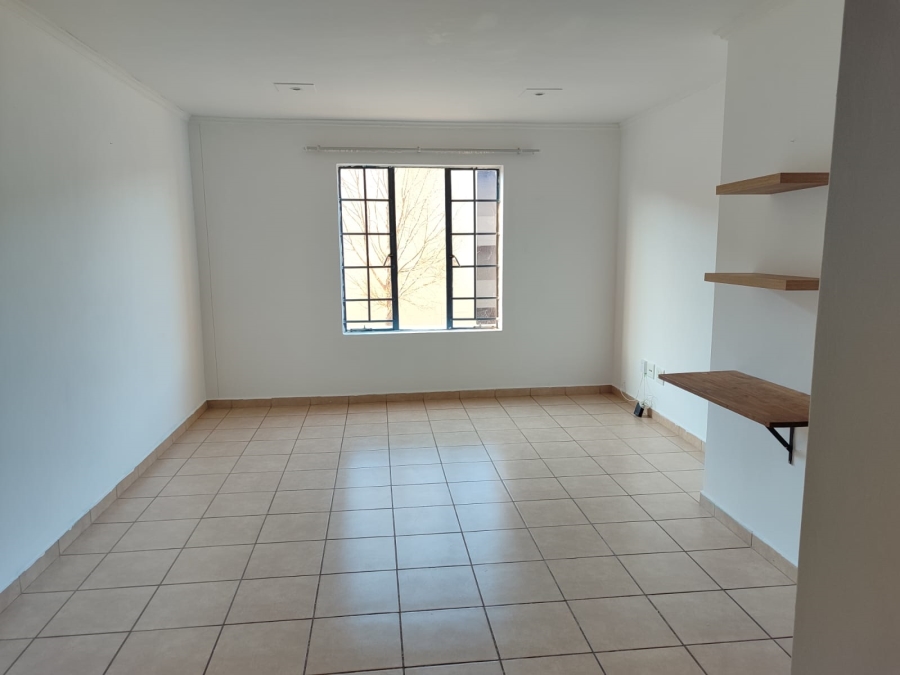 To Let 2 Bedroom Property for Rent in Noordwyk Gauteng