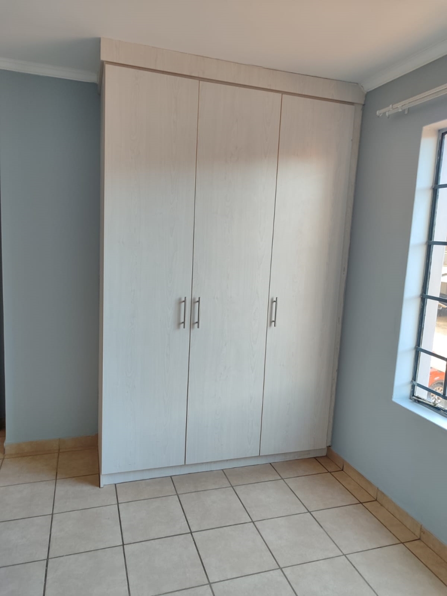 To Let 2 Bedroom Property for Rent in Noordwyk Gauteng