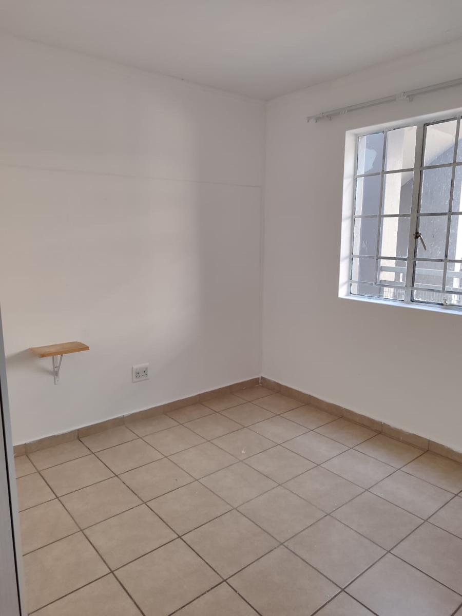 To Let 2 Bedroom Property for Rent in Noordwyk Gauteng