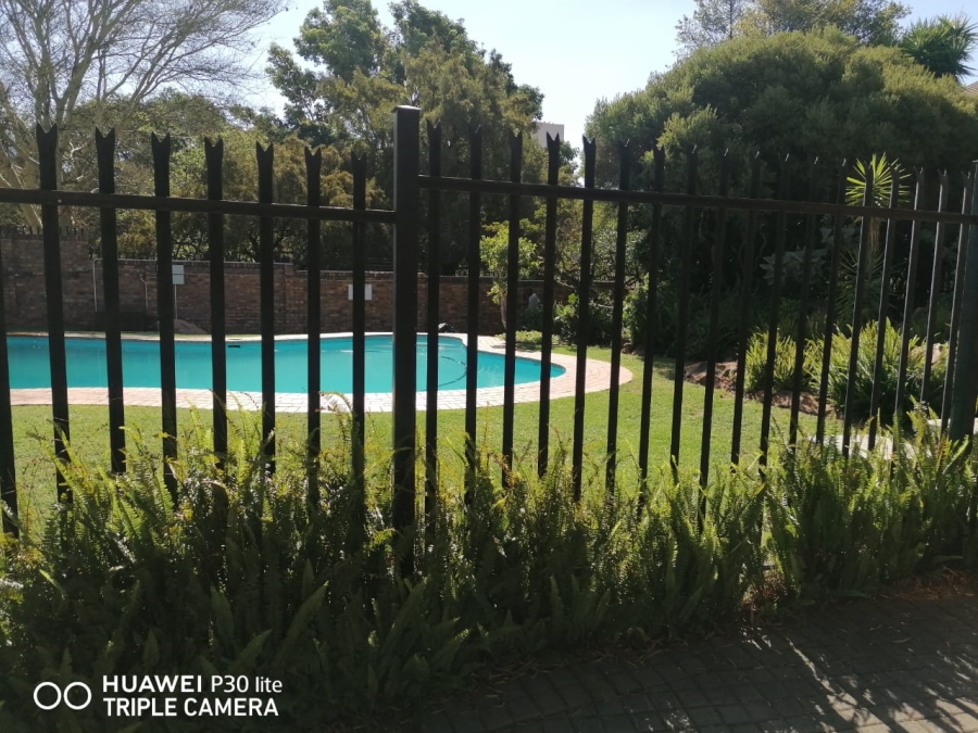 To Let 2 Bedroom Property for Rent in La Montagne Gauteng