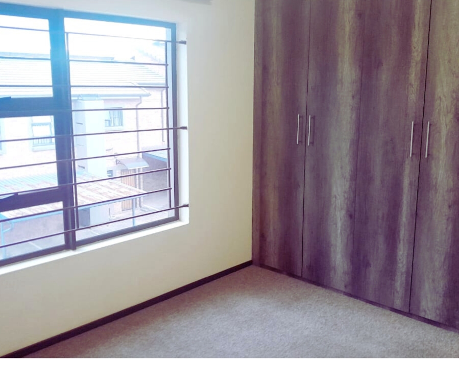 To Let 2 Bedroom Property for Rent in Helderkruin Gauteng