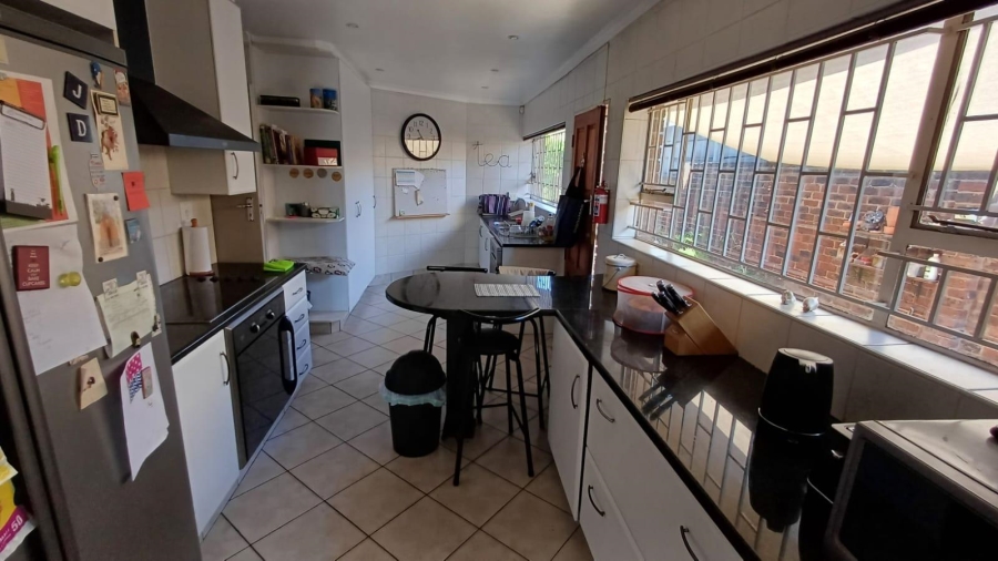 To Let 3 Bedroom Property for Rent in Linmeyer Gauteng