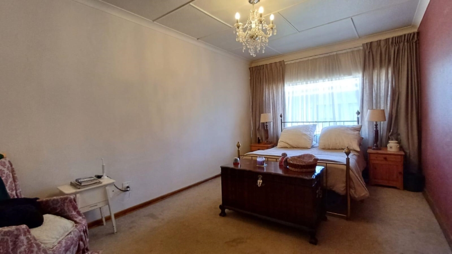 To Let 3 Bedroom Property for Rent in Linmeyer Gauteng