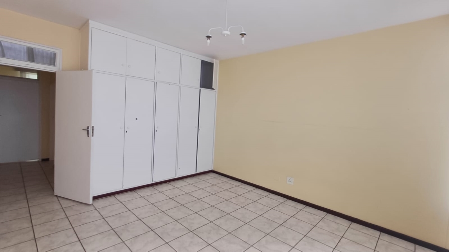 To Let 2 Bedroom Property for Rent in South Crest Gauteng