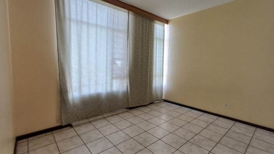 To Let 2 Bedroom Property for Rent in South Crest Gauteng