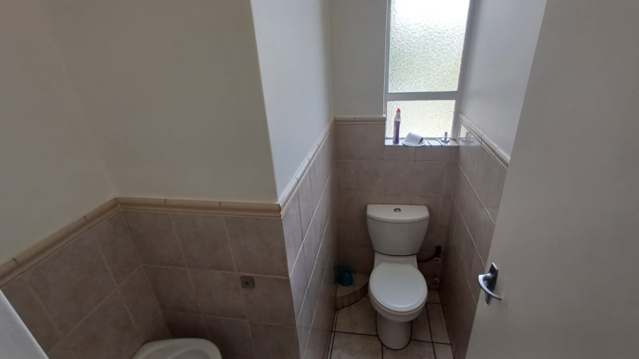 To Let 2 Bedroom Property for Rent in South Crest Gauteng