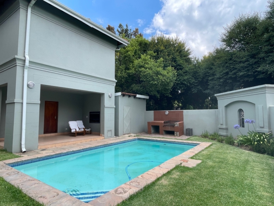 To Let 2 Bedroom Property for Rent in Bryanston Gauteng