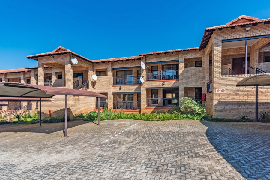 2 Bedroom Property for Sale in Monument Gauteng