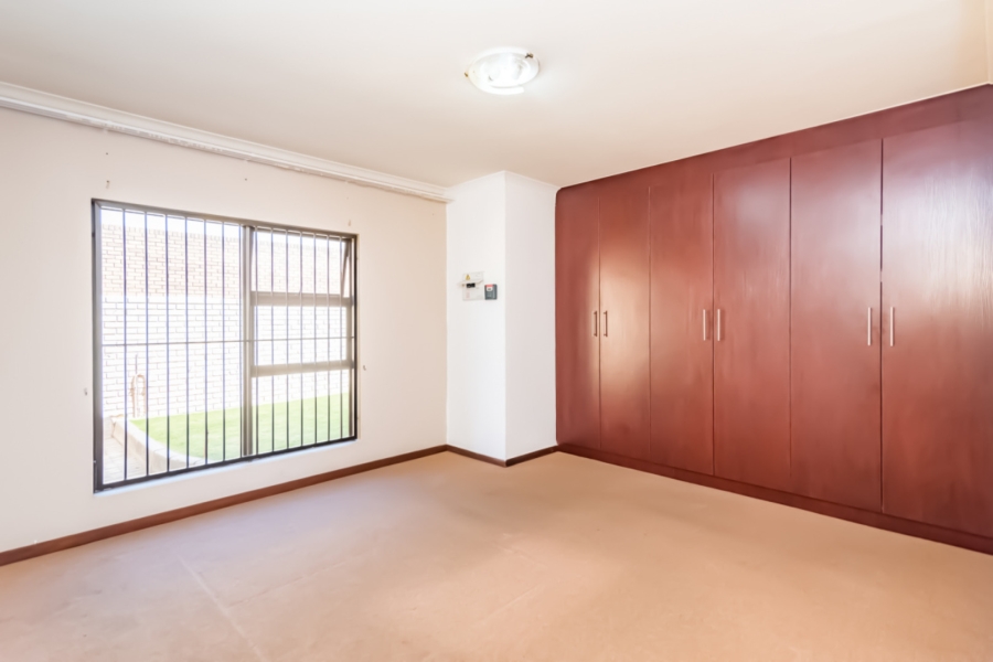 2 Bedroom Property for Sale in Monument Gauteng