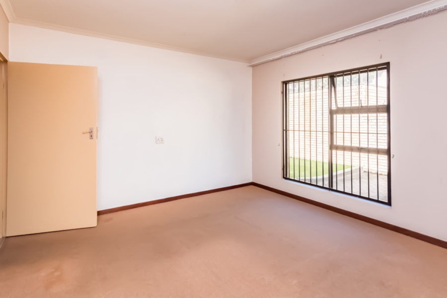 2 Bedroom Property for Sale in Monument Gauteng