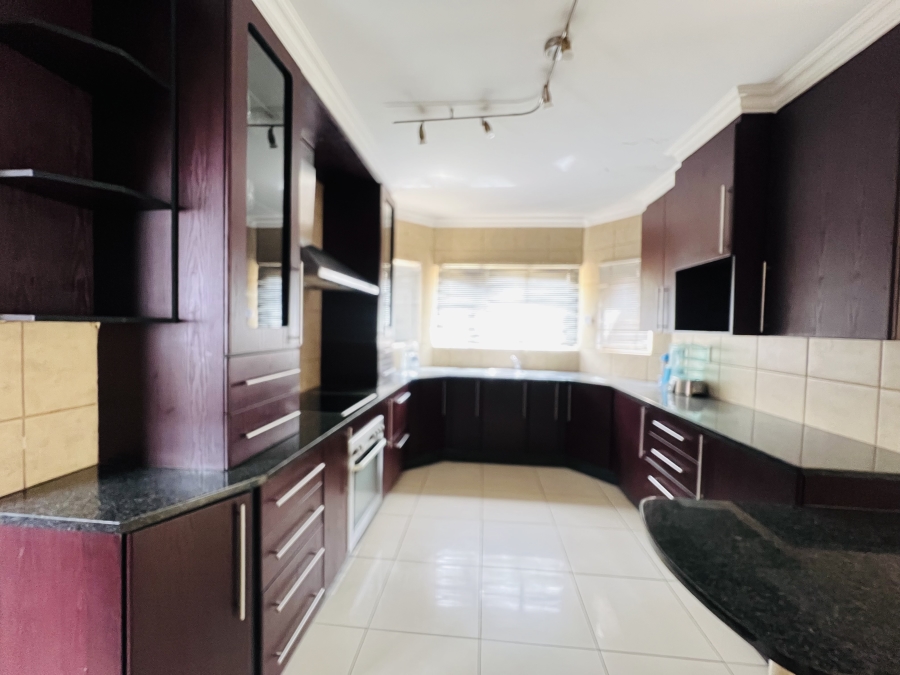 4 Bedroom Property for Sale in Ruimsig Country Estate Gauteng