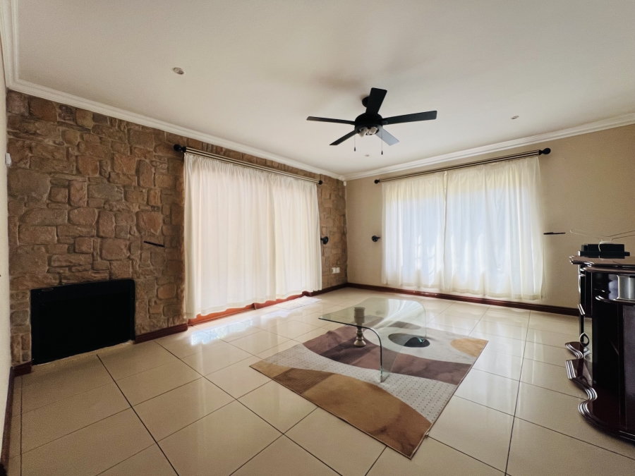 4 Bedroom Property for Sale in Ruimsig Country Estate Gauteng