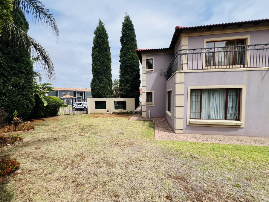 4 Bedroom Property for Sale in Ruimsig Country Estate Gauteng