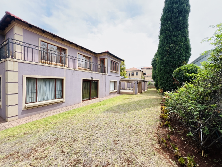 4 Bedroom Property for Sale in Ruimsig Country Estate Gauteng