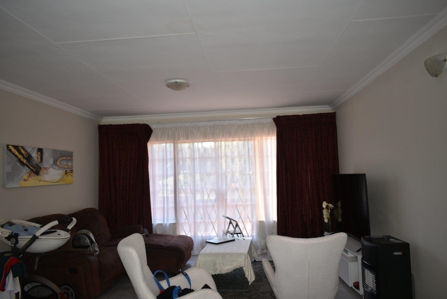 To Let 3 Bedroom Property for Rent in Amandasig Gauteng