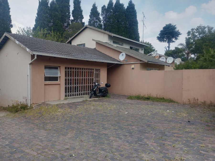 9 Bedroom Property for Sale in Sandown Gauteng