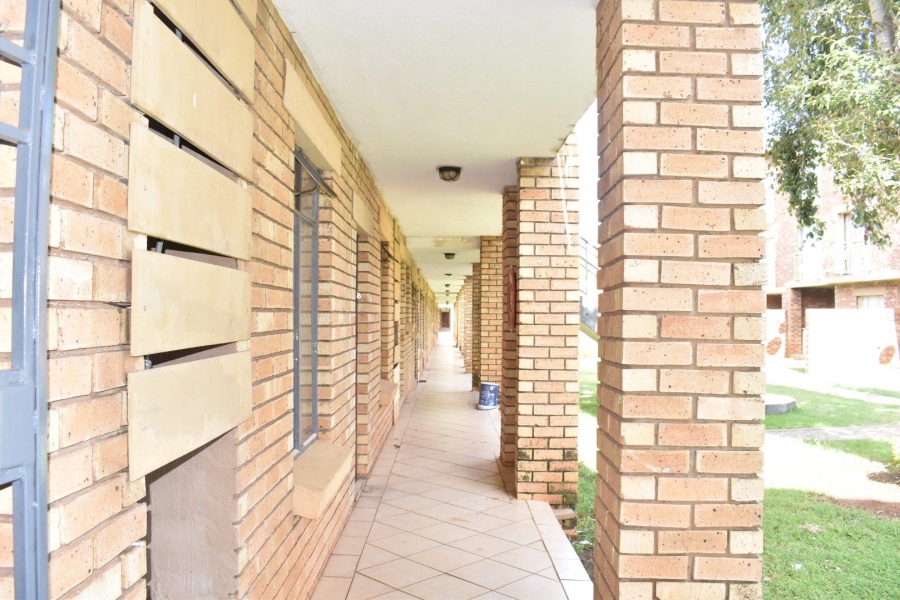 2 Bedroom Property for Sale in Wonderpark Estate Gauteng