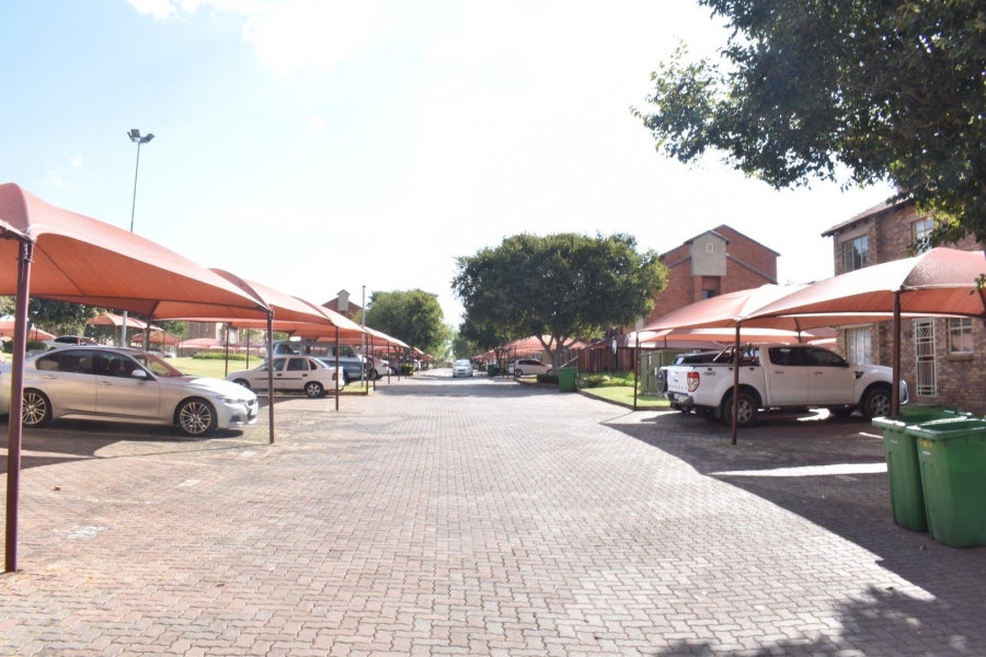 2 Bedroom Property for Sale in Wonderpark Estate Gauteng