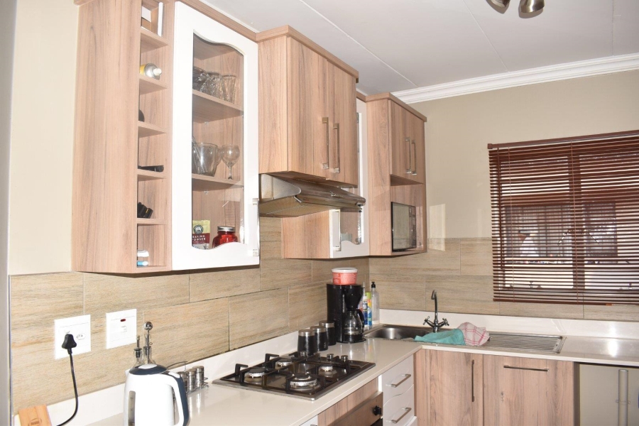 2 Bedroom Property for Sale in Andeon AH Gauteng