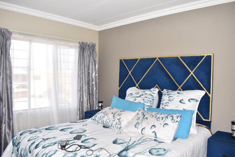 2 Bedroom Property for Sale in Andeon AH Gauteng