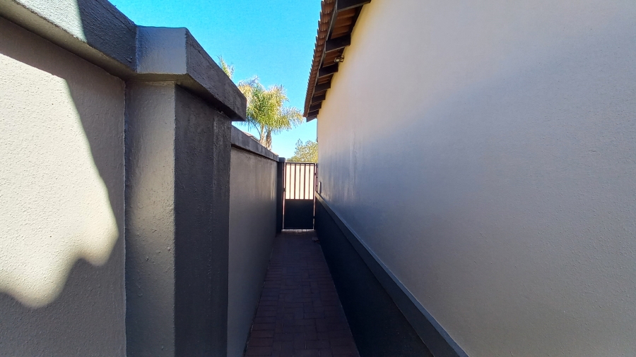 3 Bedroom Property for Sale in Sunward Park Gauteng