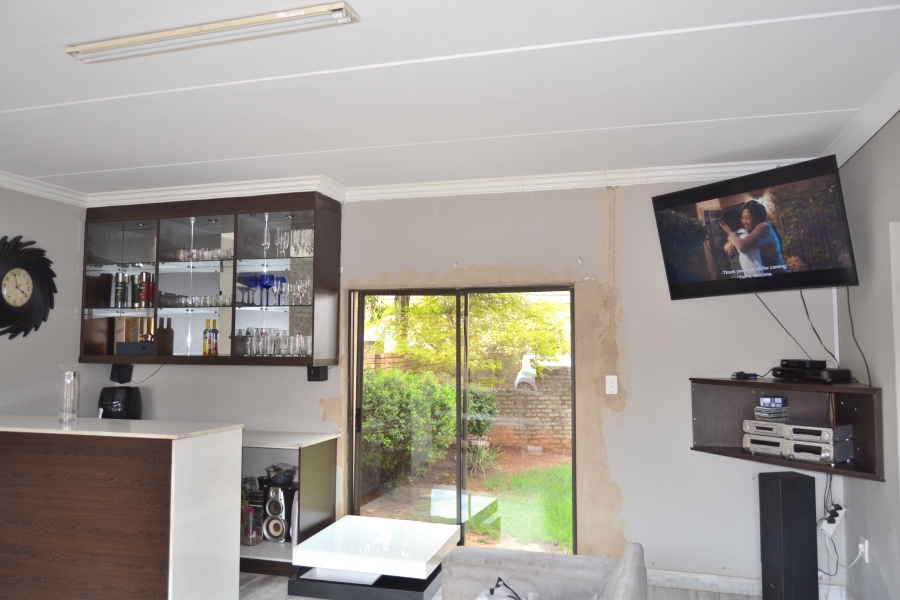 4 Bedroom Property for Sale in Thatchfield Estate Gauteng