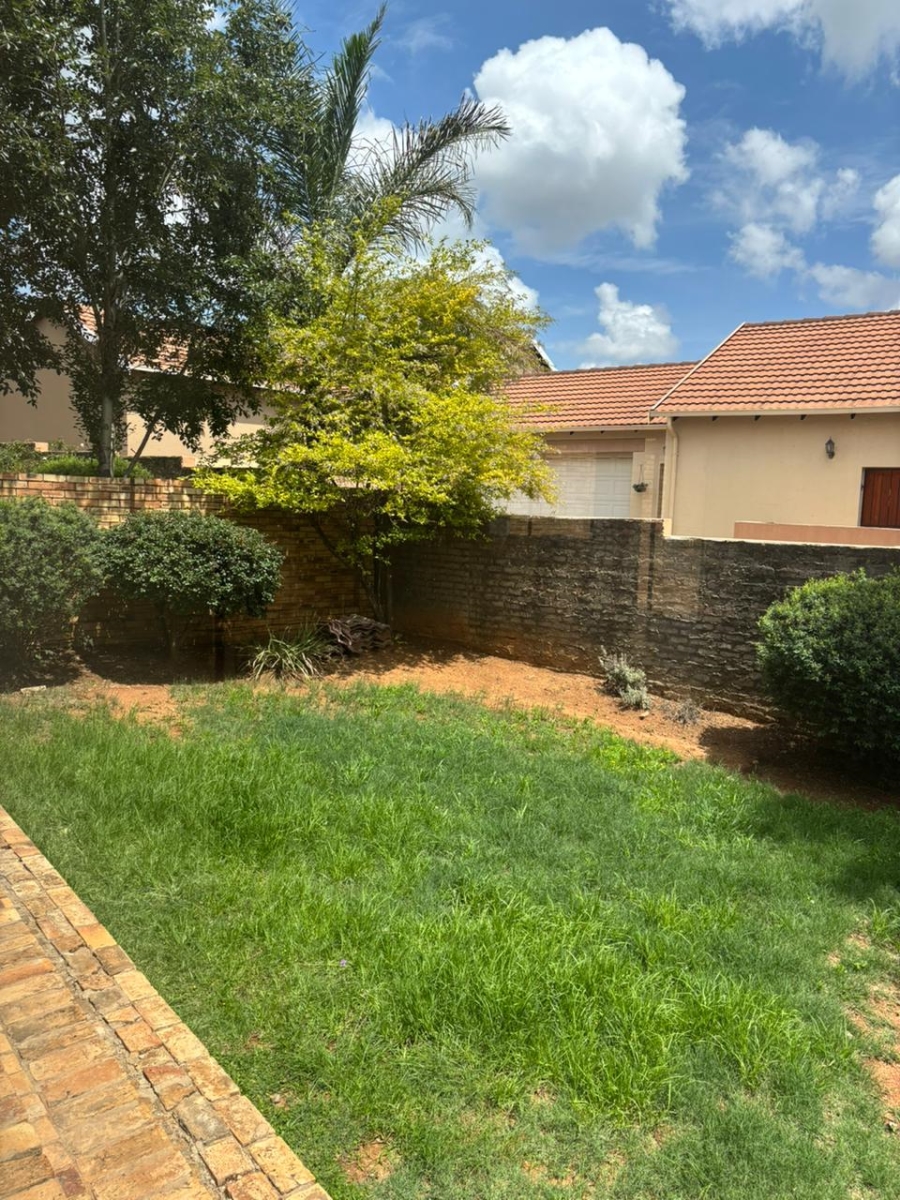 4 Bedroom Property for Sale in Thatchfield Estate Gauteng