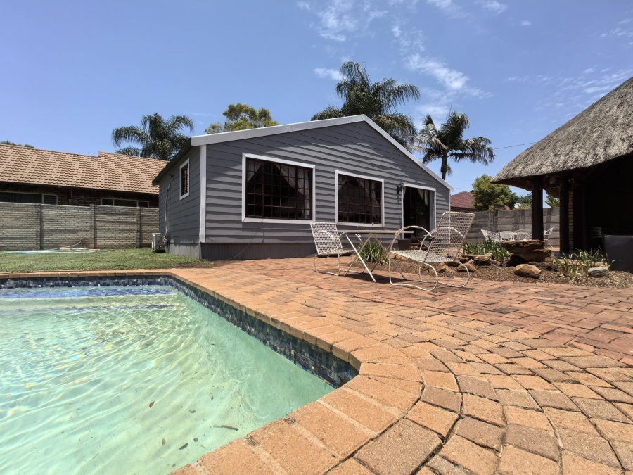 To Let 2 Bedroom Property for Rent in Doornpoort Gauteng