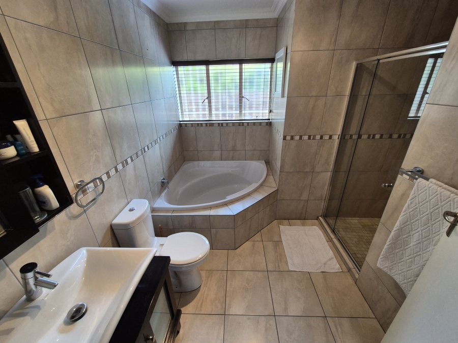 3 Bedroom Property for Sale in Eldoraigne Gauteng