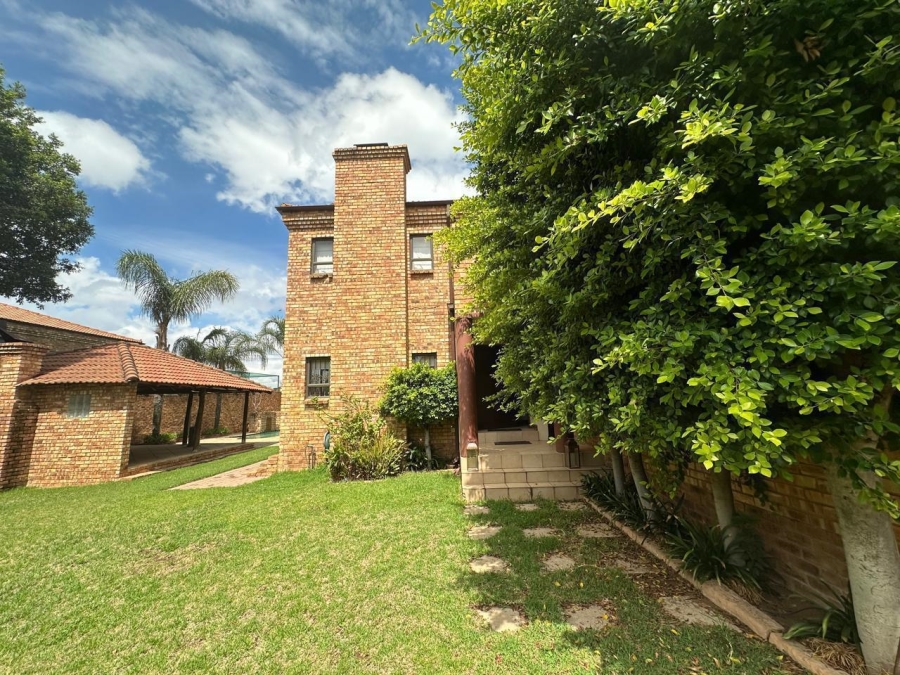 4 Bedroom Property for Sale in North Riding Gauteng