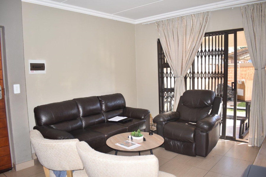 2 Bedroom Property for Sale in Pretoria West Gauteng