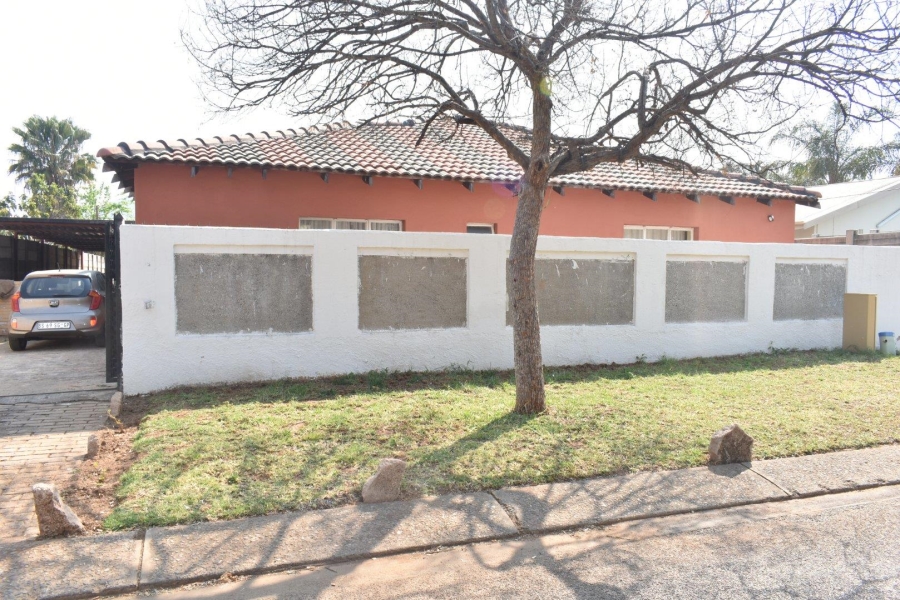 5 Bedroom Property for Sale in Booysens Gauteng