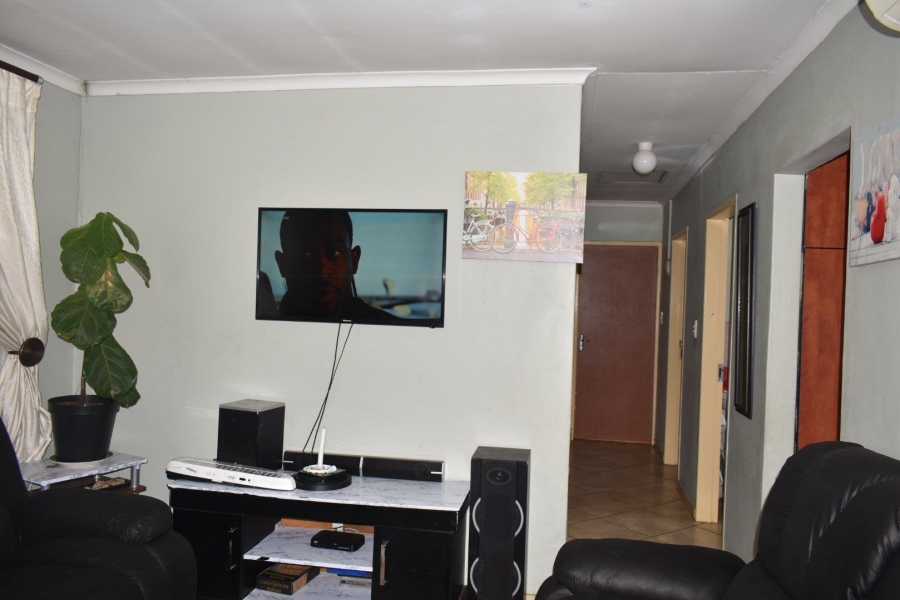 3 Bedroom Property for Sale in Kirkney Gauteng