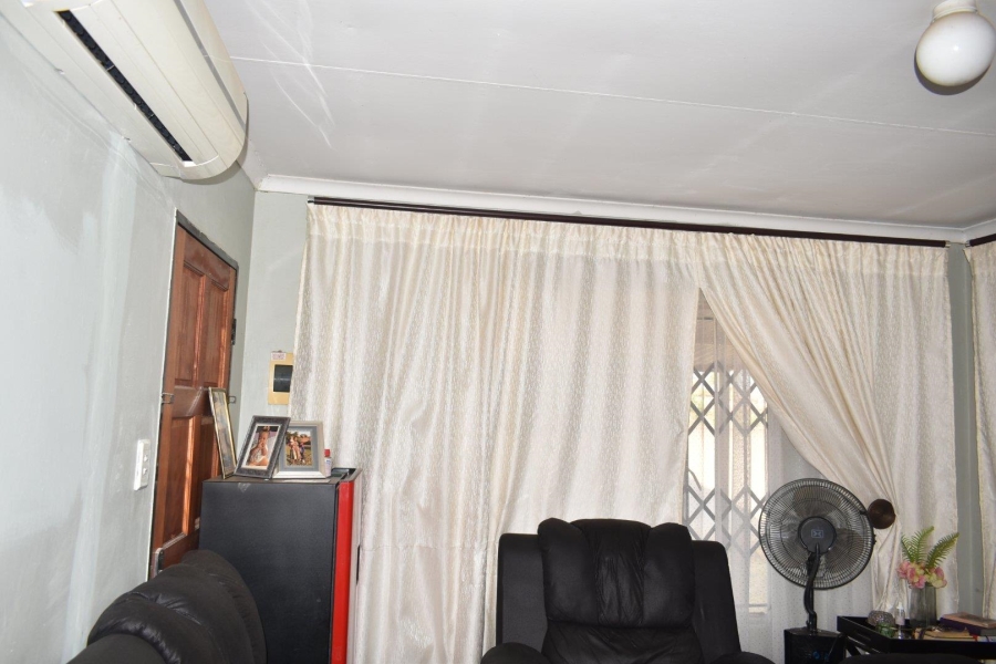 3 Bedroom Property for Sale in Kirkney Gauteng