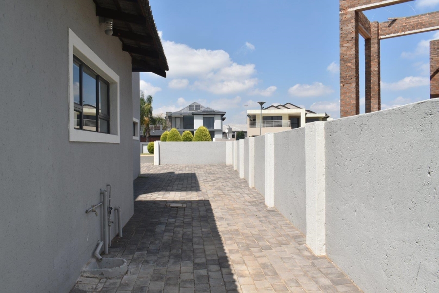 6 Bedroom Property for Sale in Savannah Country Estate Gauteng