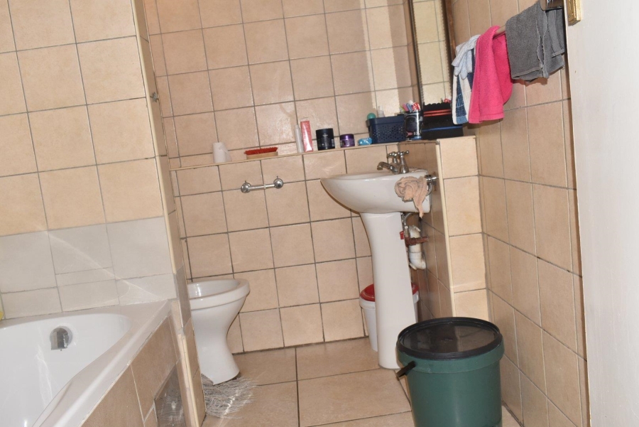 1 Bedroom Property for Sale in Sunnyside Gauteng