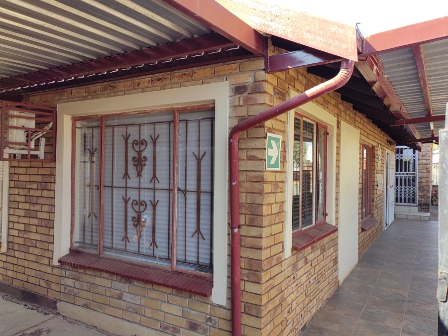 3 Bedroom Property for Sale in Nellmapius Gauteng