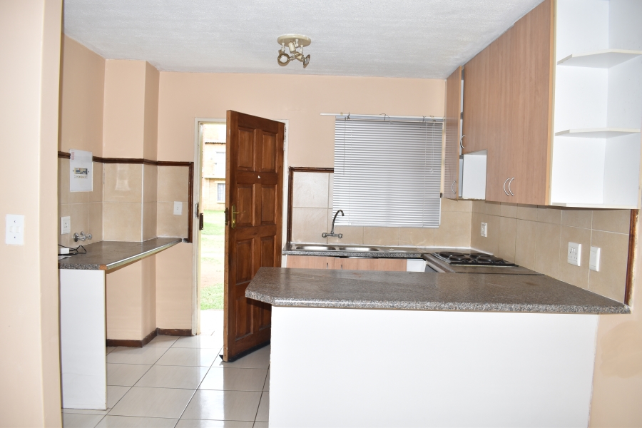 To Let 2 Bedroom Property for Rent in Wonderpark Estate Gauteng