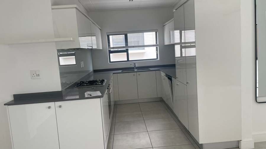 To Let 3 Bedroom Property for Rent in Waterfall Gauteng