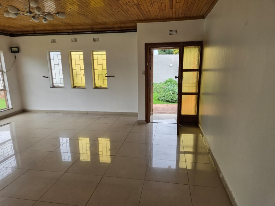 To Let 5 Bedroom Property for Rent in Norkem Park Gauteng