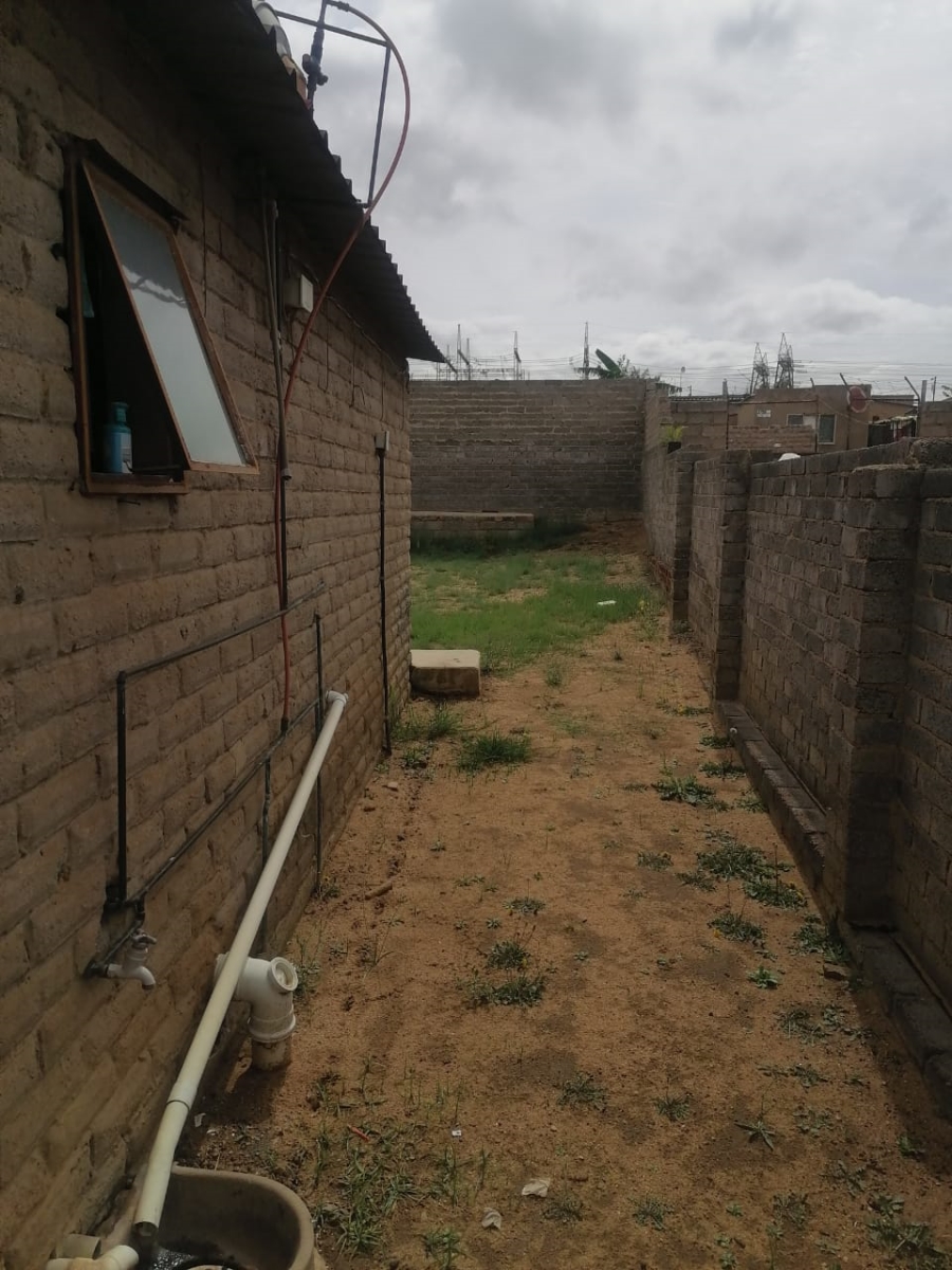 2 Bedroom Property for Sale in Olievenhoutbosch Gauteng