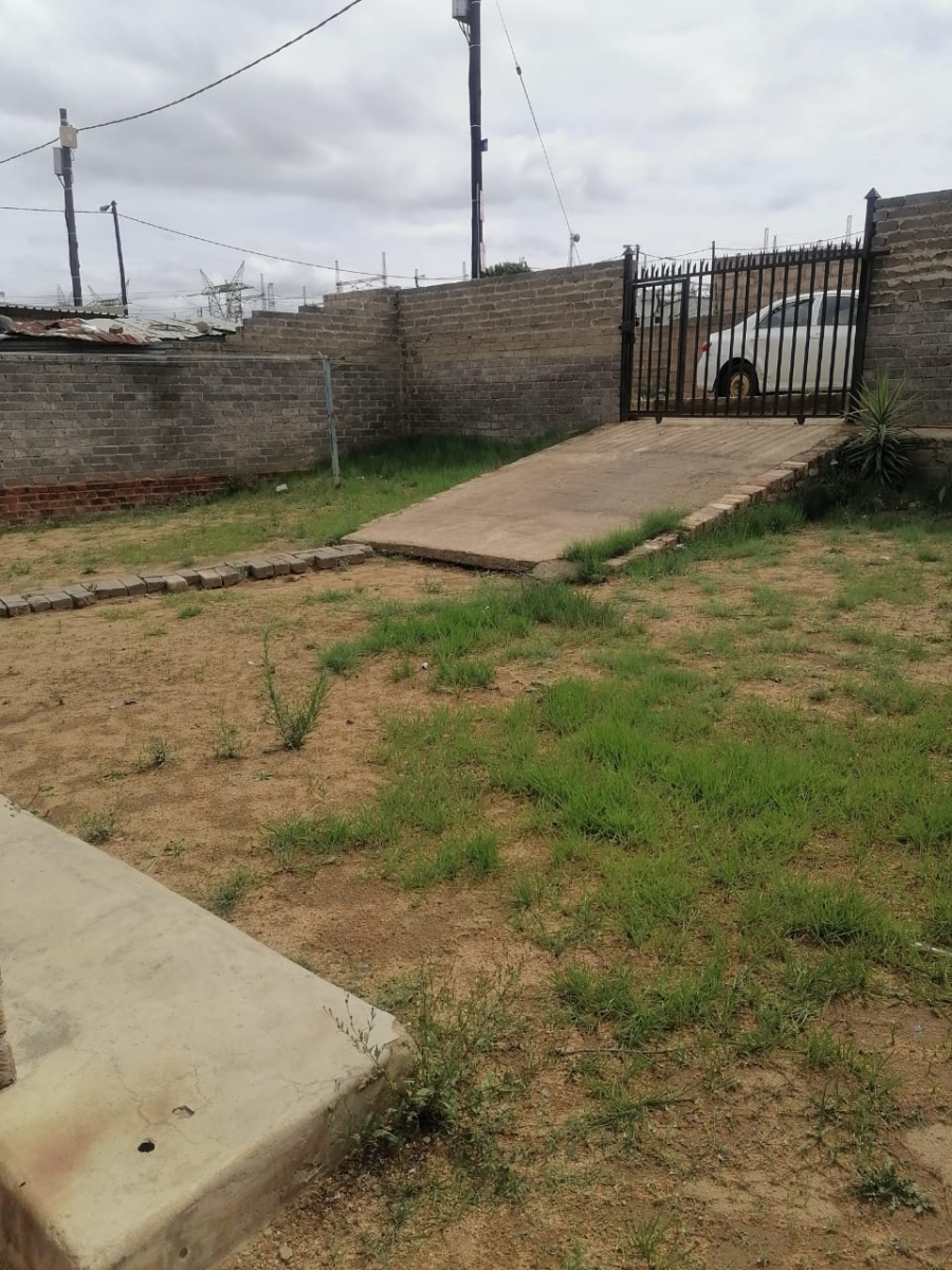 2 Bedroom Property for Sale in Olievenhoutbosch Gauteng