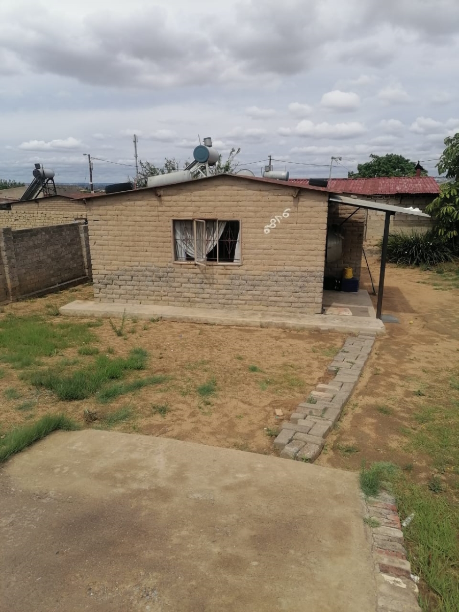 2 Bedroom Property for Sale in Olievenhoutbosch Gauteng