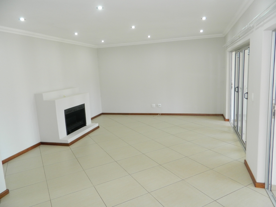 To Let 4 Bedroom Property for Rent in Silverwoods Country Estate Gauteng