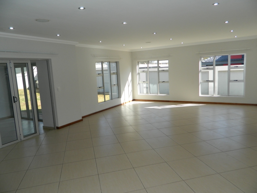 To Let 4 Bedroom Property for Rent in Silverwoods Country Estate Gauteng