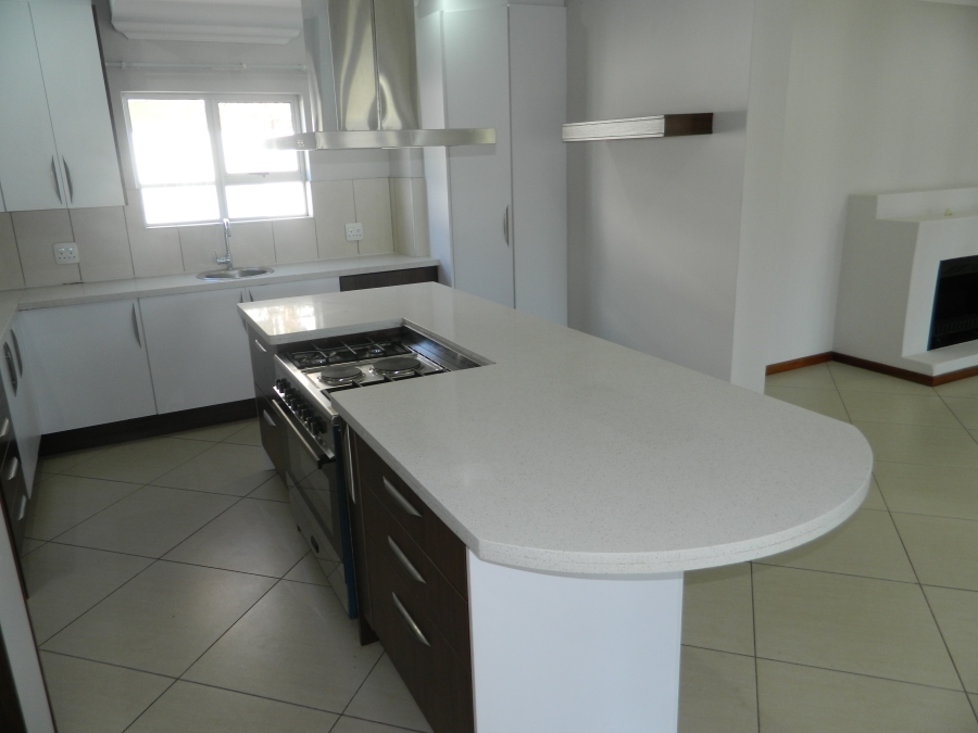 To Let 4 Bedroom Property for Rent in Silverwoods Country Estate Gauteng